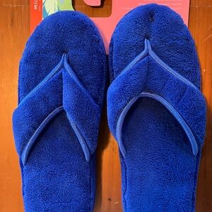 Dearfoams NWT FipFlop Style Slipper